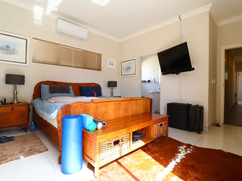 3 Bedroom Ocean View Family Home with Generator, Aircons, Fireplace, Laminated Floors & Excellent Security for sale in Swakopmund Namibia - Photo 5