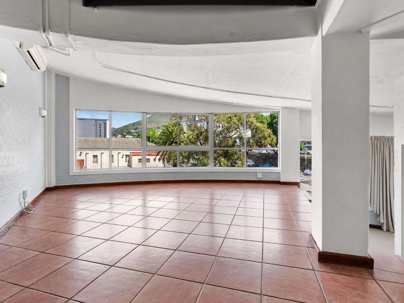 Work, play, live.  On the edge of the City - Photo 5