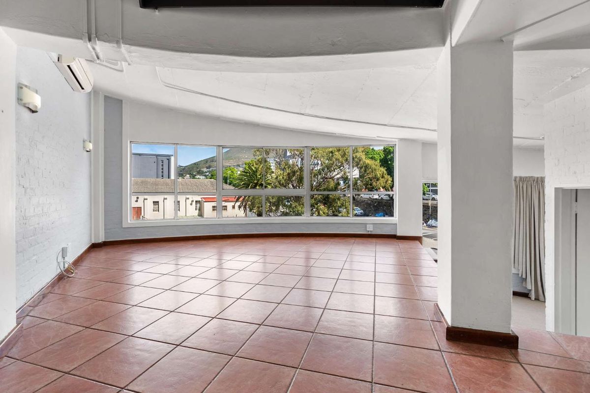 Work, play, live.  On the edge of the City - Photo 5