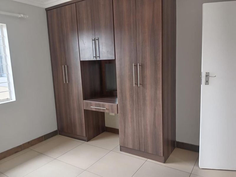 3 BEDROOM TOWNHOUSE TO RENT IN ANDEON - Photo 8