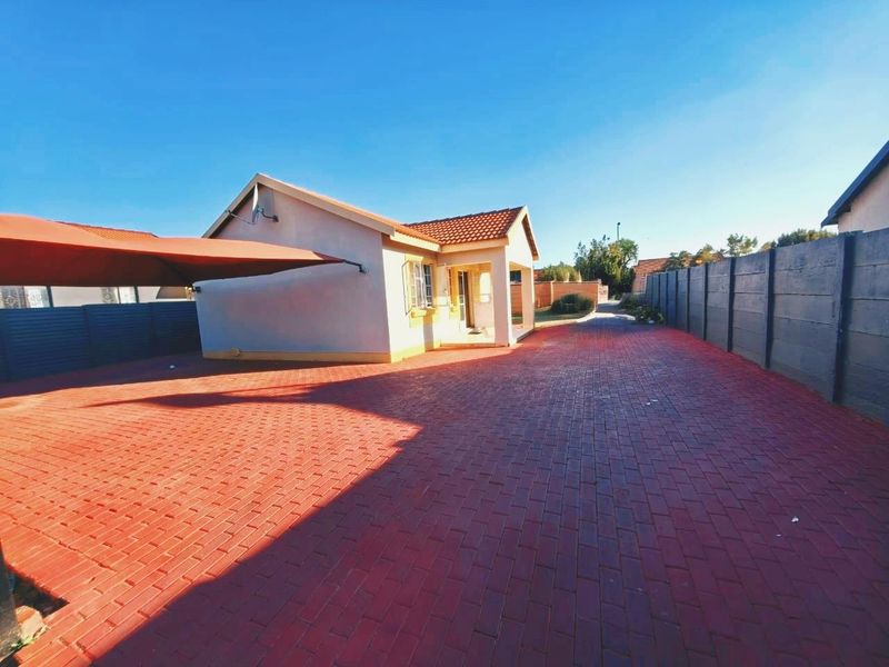 Modern house for sale - Photo 2