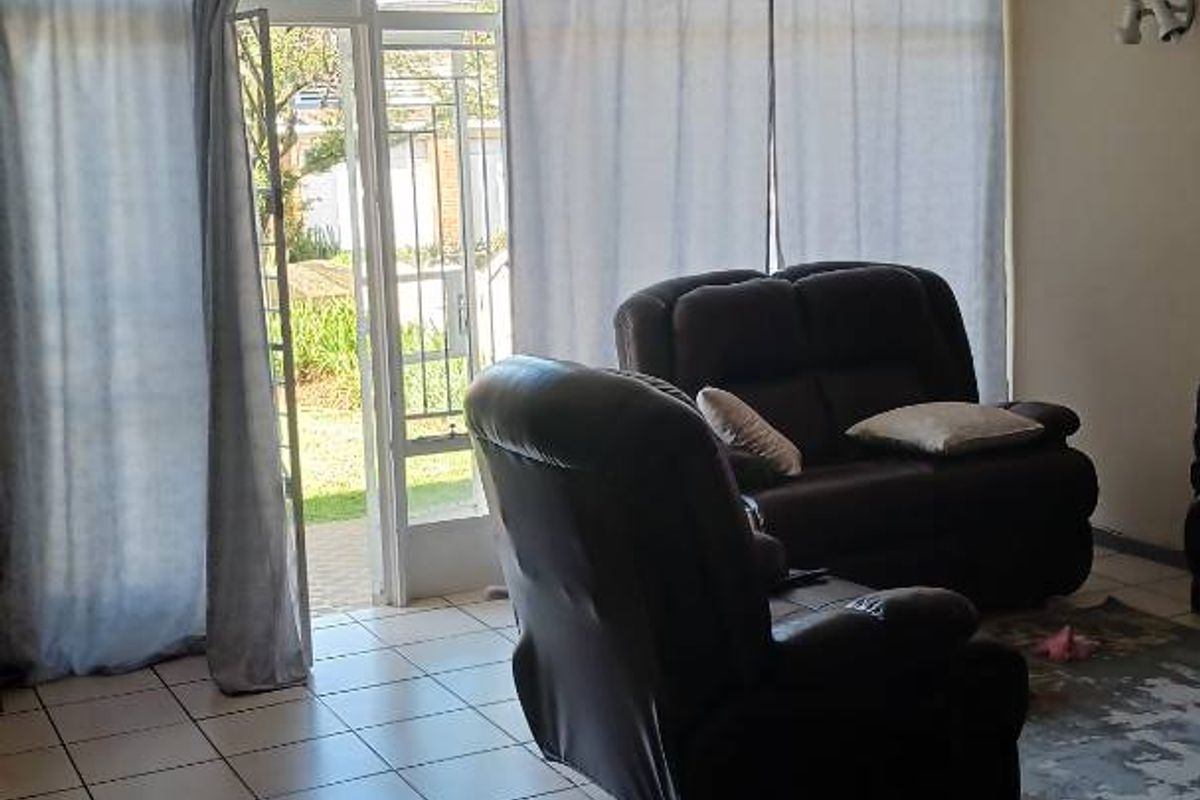 Duplex Unit with own garden - Photo 3
