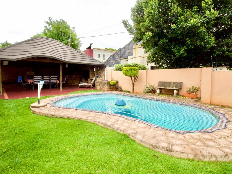 Wonderful Family Home in A Boomed Area - Photo 3