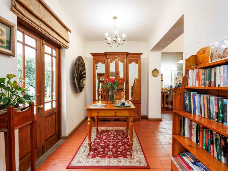 Established Nine-Bedroom Guest House Offered as a Going Concern in Franschhoek - Photo 7