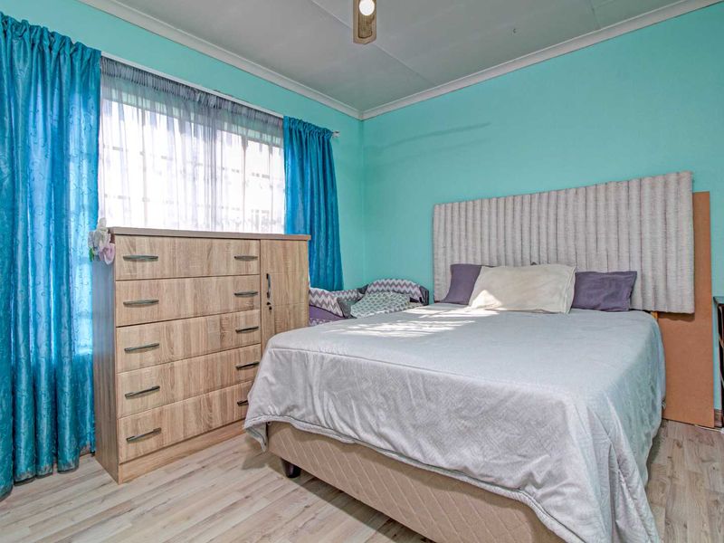 Vibrant Lifestyle: Modern Townhouse with All the Extras! - Photo 7