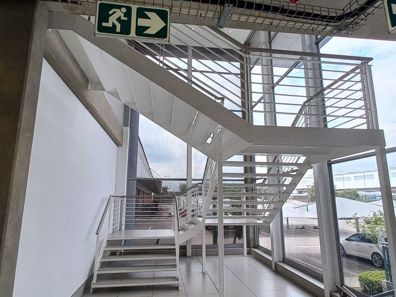 13 926m2 Gosforth Park Warehouse To Let - Photo 3