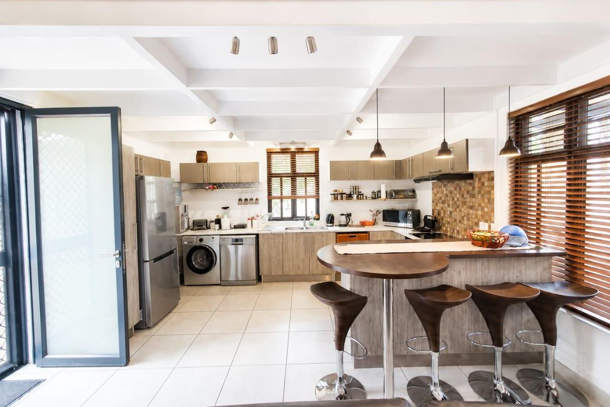 2Bedroom Corner Unit Townhouse for Sale on Omeya - Photo 2