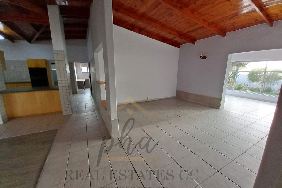 Extravagant House in the Heart of Hentiesbay, Walking Distance From Town - Photo 5