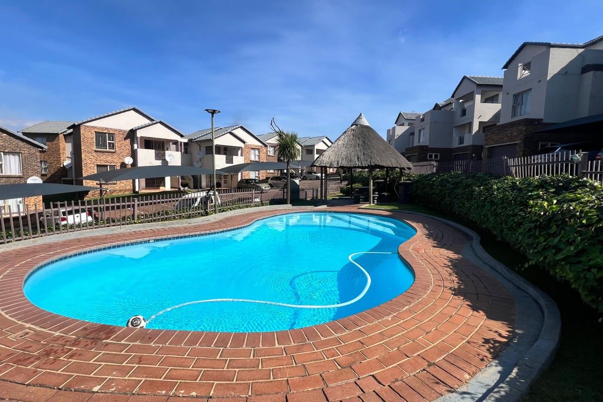 2 bed Townhouse with Modern Charm and Balcony Views - Photo 3