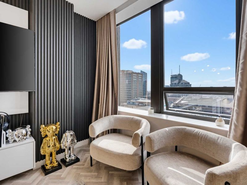 Modern Fully Furnished 1-Bedroom Apartment in Foreshore Place CBD - Photo 8