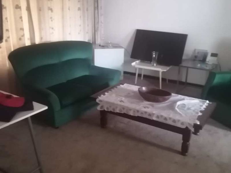 Spacious 3 bedroom House bordering The Hill - Photo 5