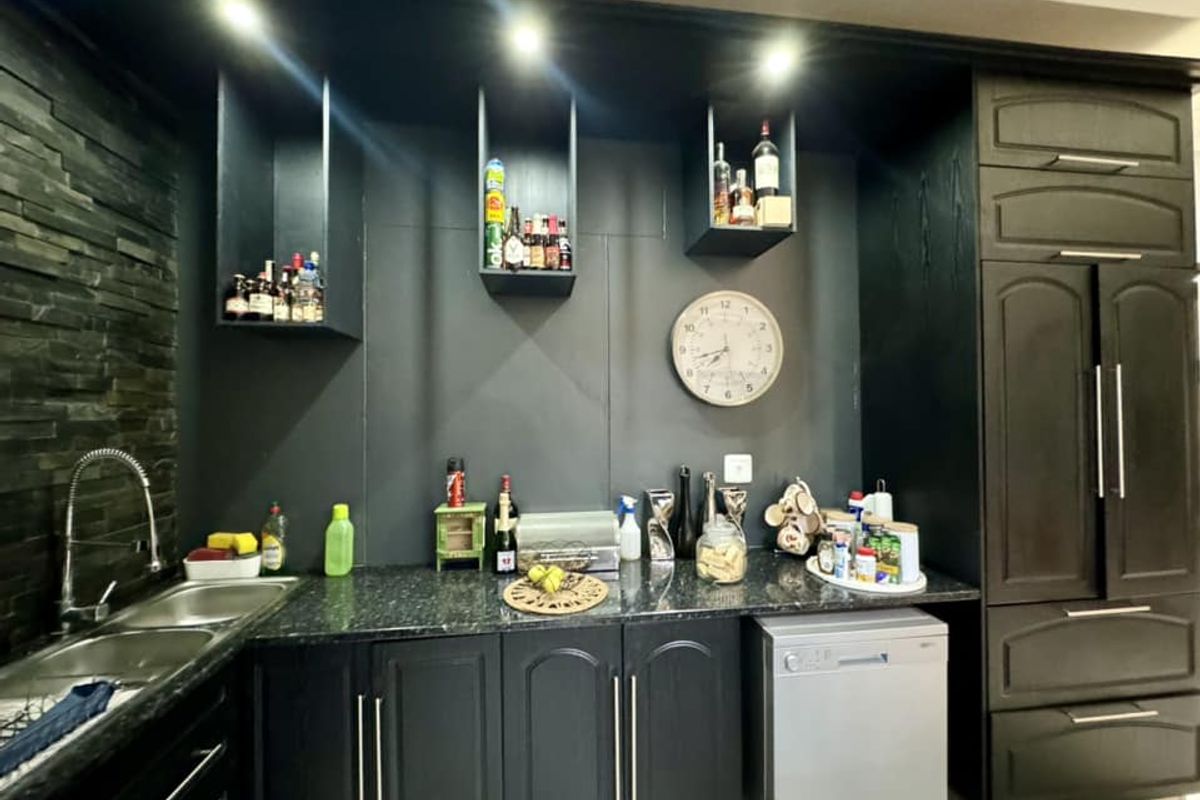 3 Bedroom House For Sale in Elisenheim - Photo 4