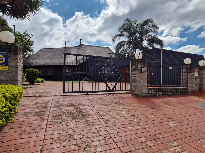 3 Bedroom House for sale in Karenpark - Photo 4