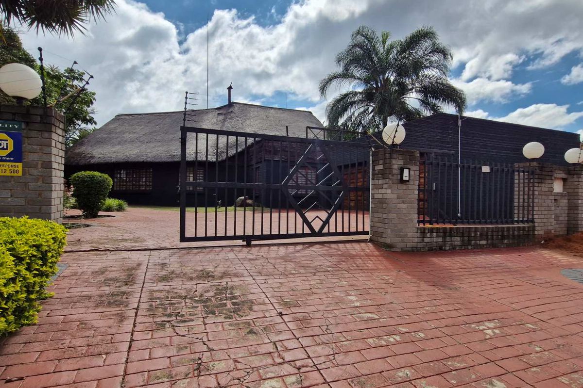 3 Bedroom House for sale in Karenpark - Photo 4