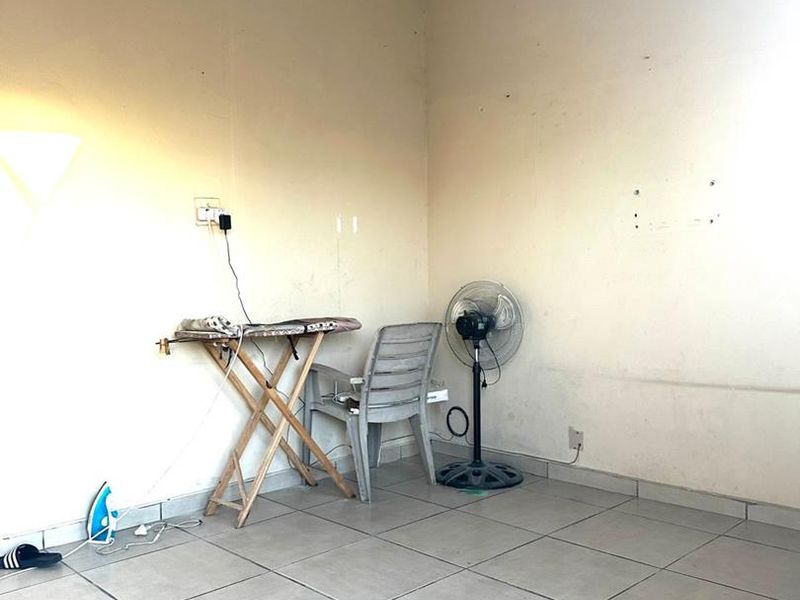 Comfortable 2-Bedroom Home in Esikhawini - Photo 3