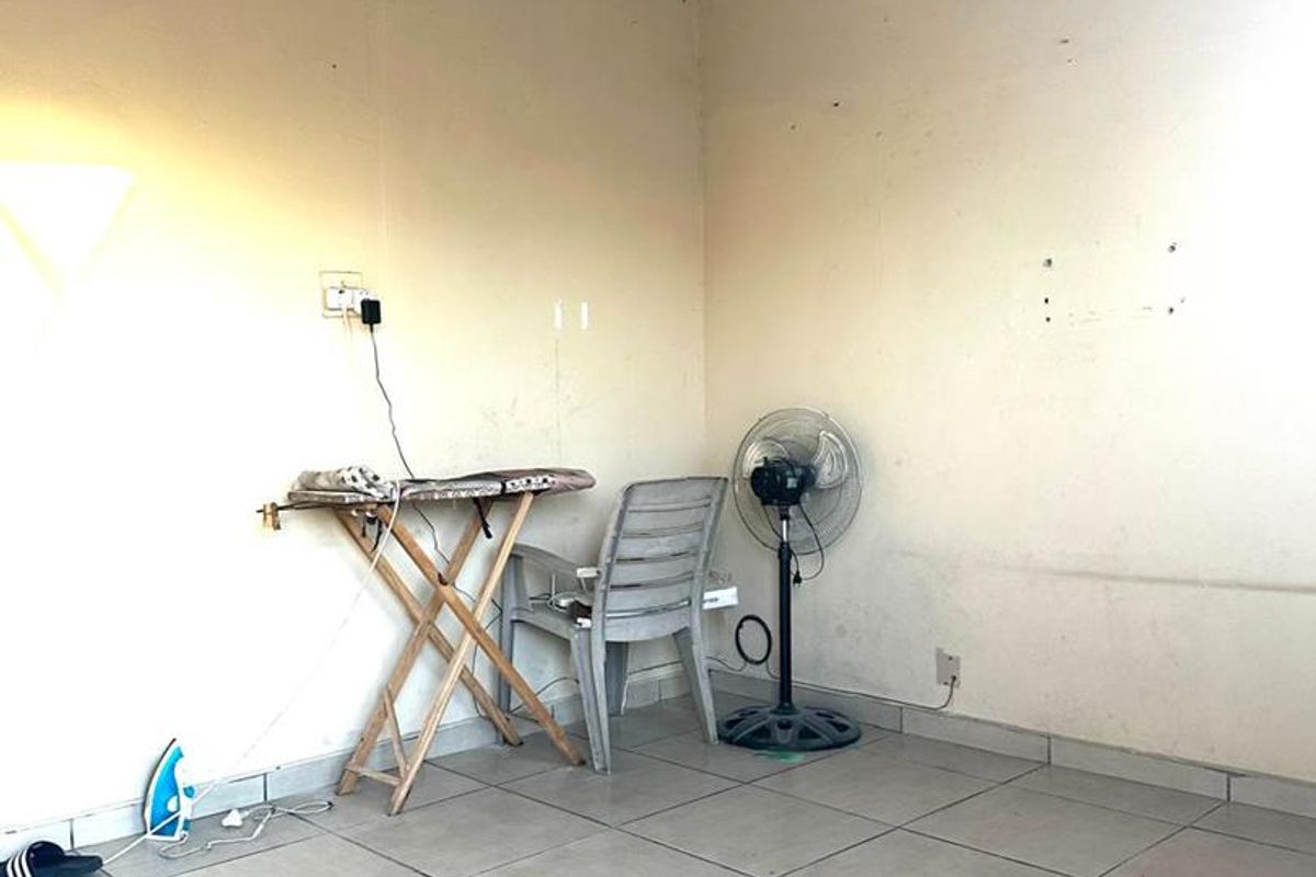 Comfortable 2-Bedroom Home in Esikhawini - Photo 3