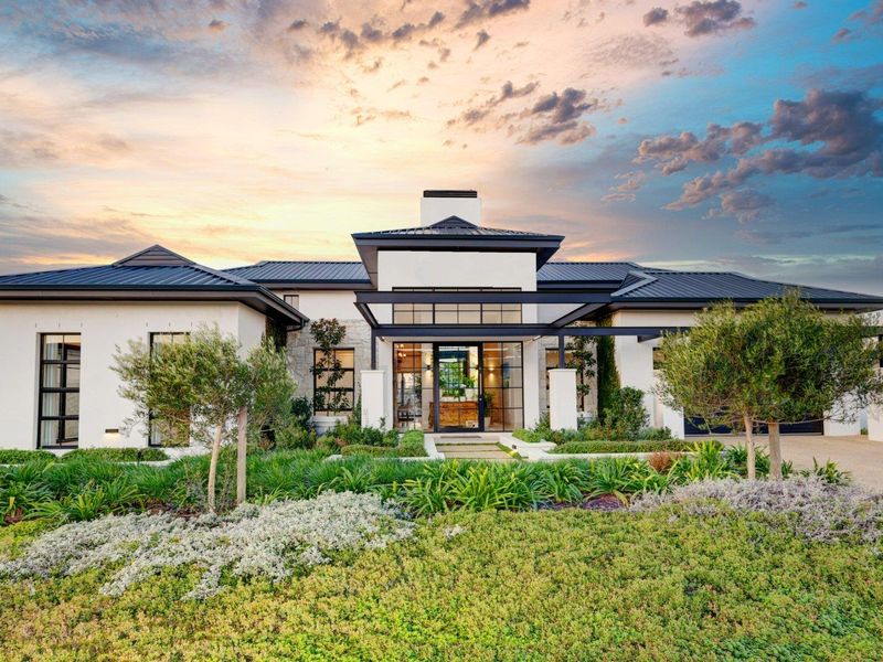 An extraordinary home crafted for individuals with refined taste and a unique sense of style! - Photo 1