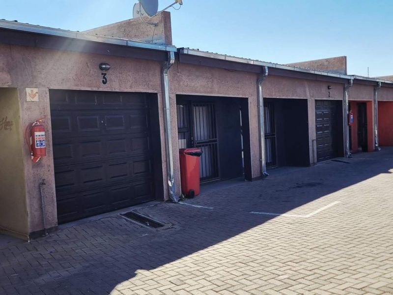 Khomasdal 2 bedroom townhouse - Photo 7