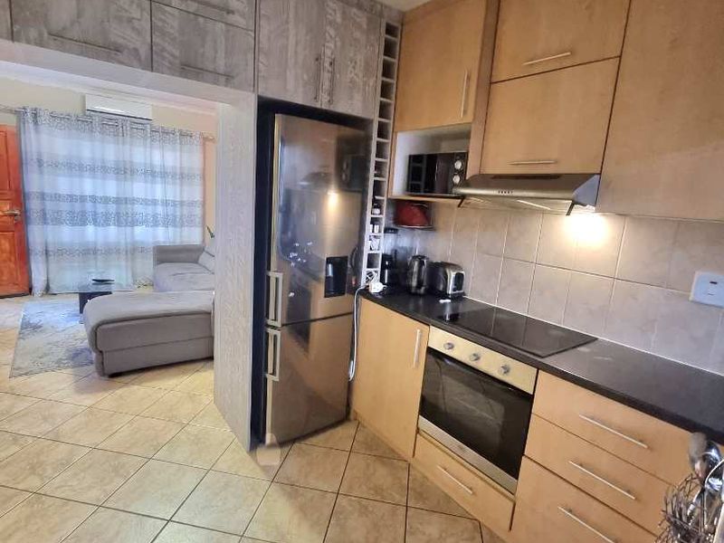 TOWNHOUSE FOR SALE - Photo 7