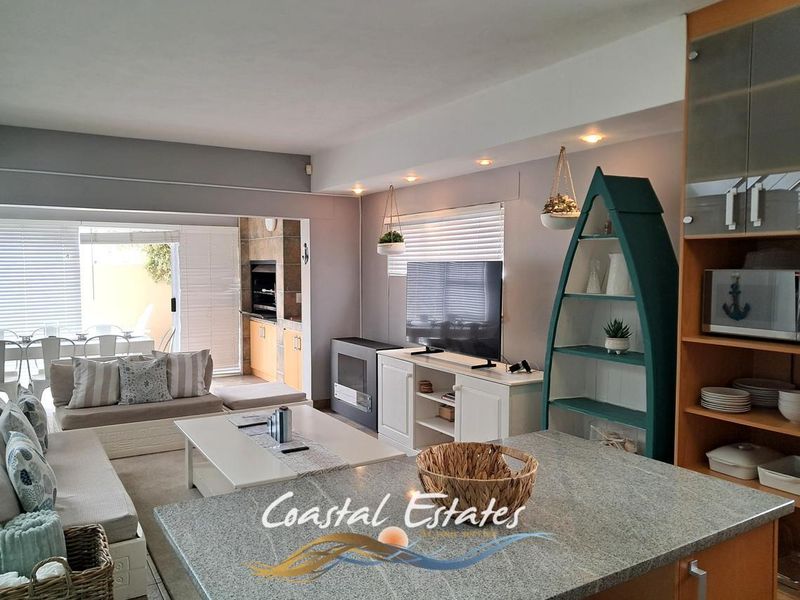 Charming Waterfront Townhouse Perfect for Airbnb Investment - Photo 8