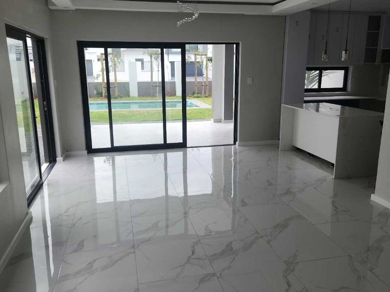 Brand New Family Home - Photo 4