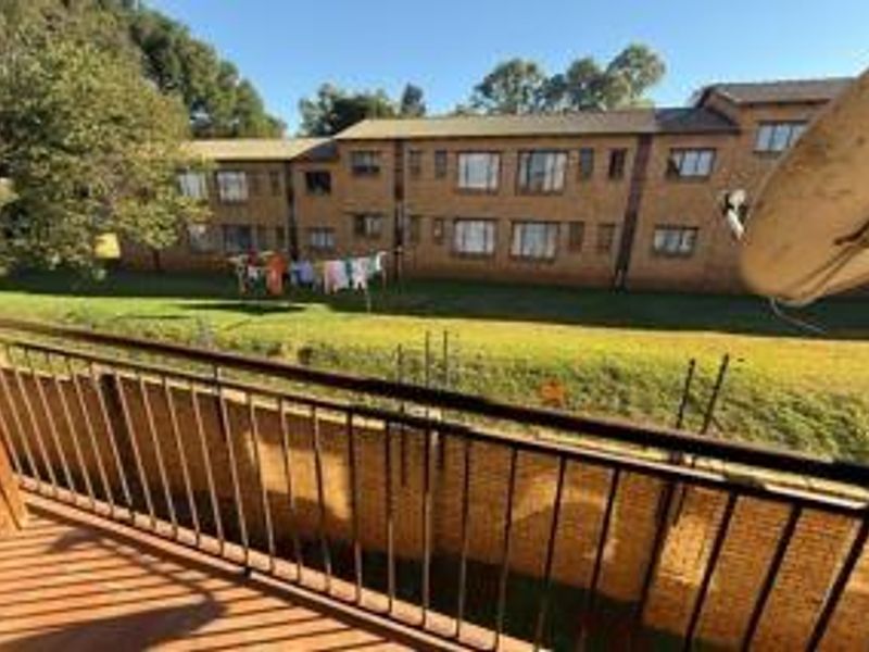 2 BEDROOM UPSTAIRS TOWNHOUSE FOR SALE IN MEREDALE, JOHANNESBURG SOUTH - Photo 5