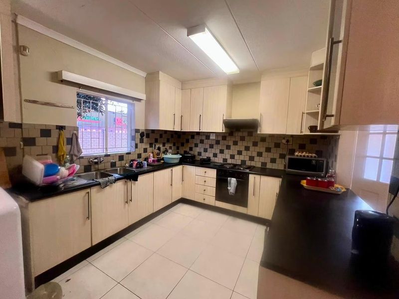 House For Sale Tauben Glen - Photo 2