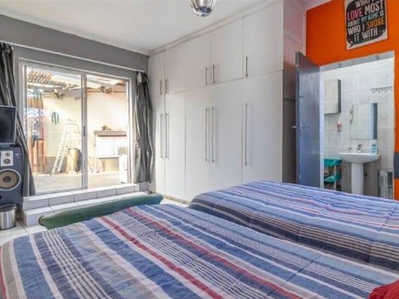 4 Bedroom House for Sale in Rewlatch ,Johannesburg - Photo 9