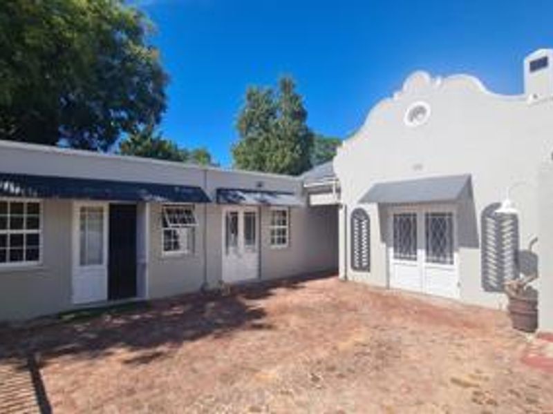 Well-maintained house with a flatlet in beautiful Wellington - Photo 2