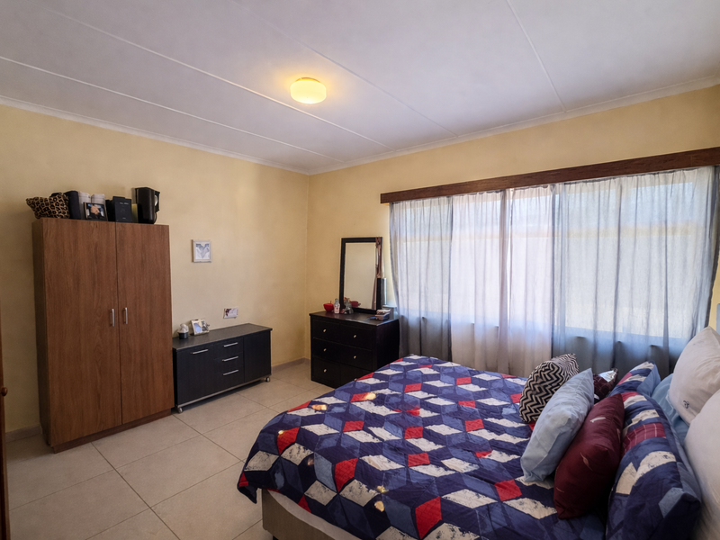Windhoek North – Spacious 3 Bedroom Home with Flatlet Potential - Photo 10