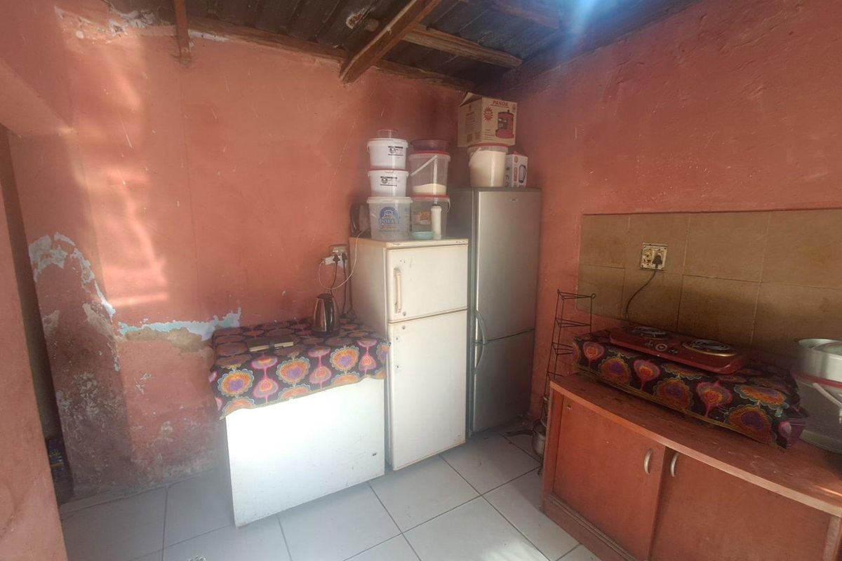 2 Bedroom House In Lindekuhle Ivory Park Ext 10 - Photo 2
