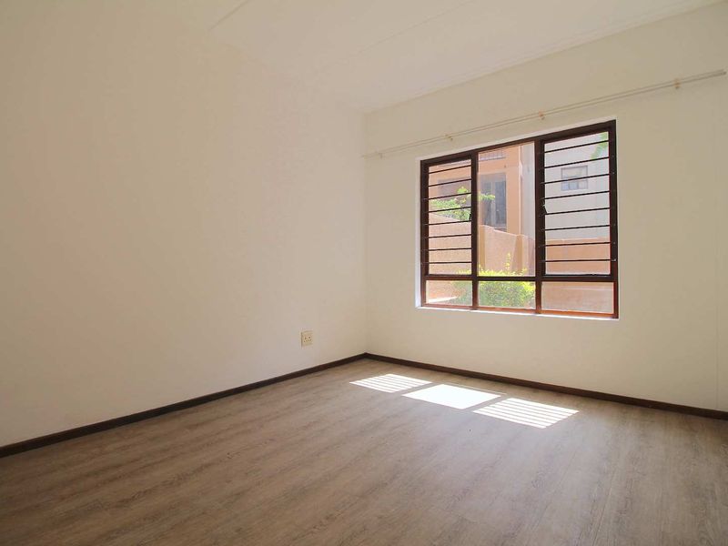 Beautiful Ground-Floor Garden Apartment in Sibaya Sands, Lonehill - Photo 7