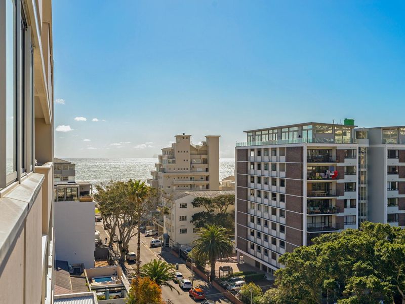 PERFECT LOCATION IN SEA POINT - Photo 5