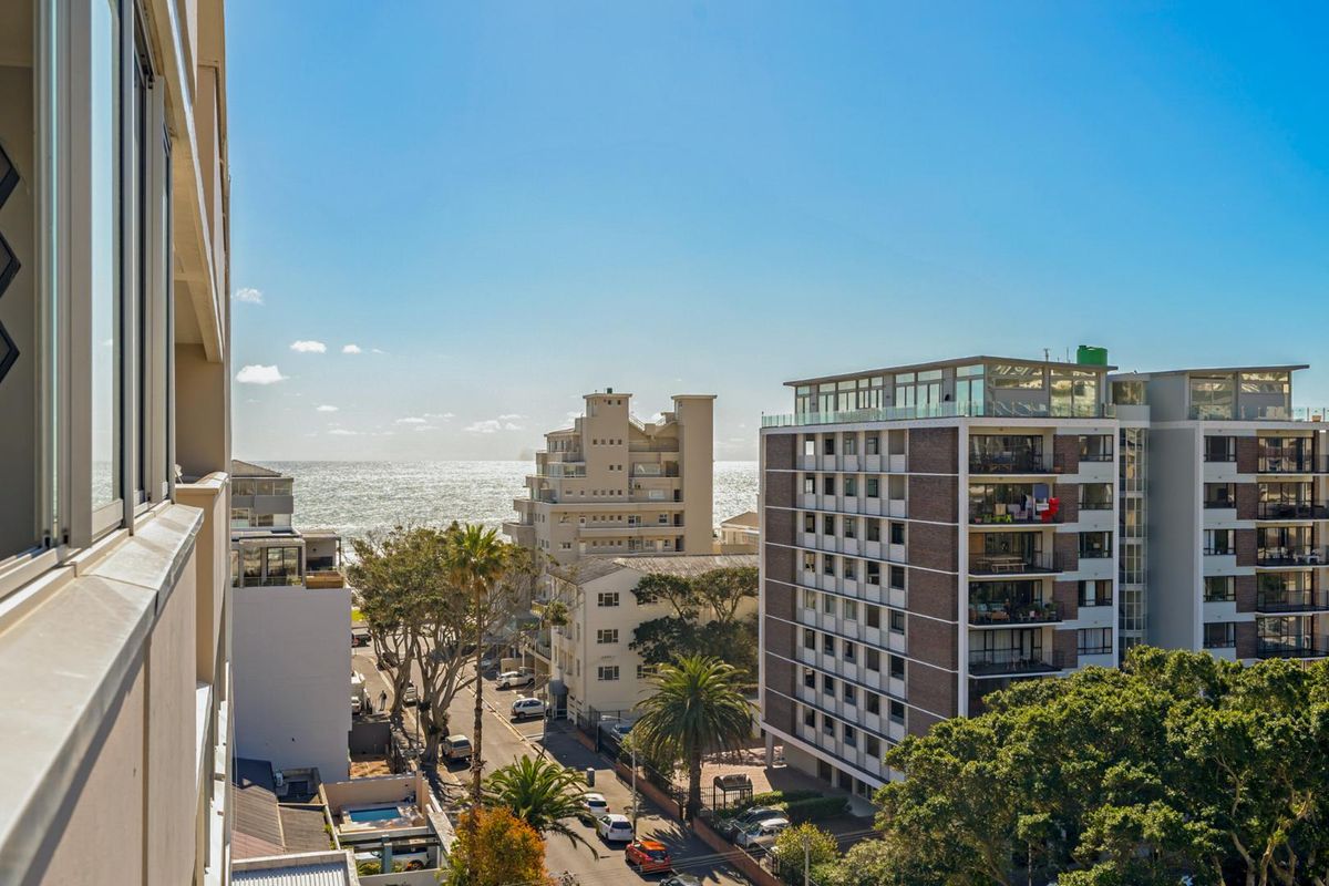PERFECT LOCATION IN SEA POINT - Photo 5