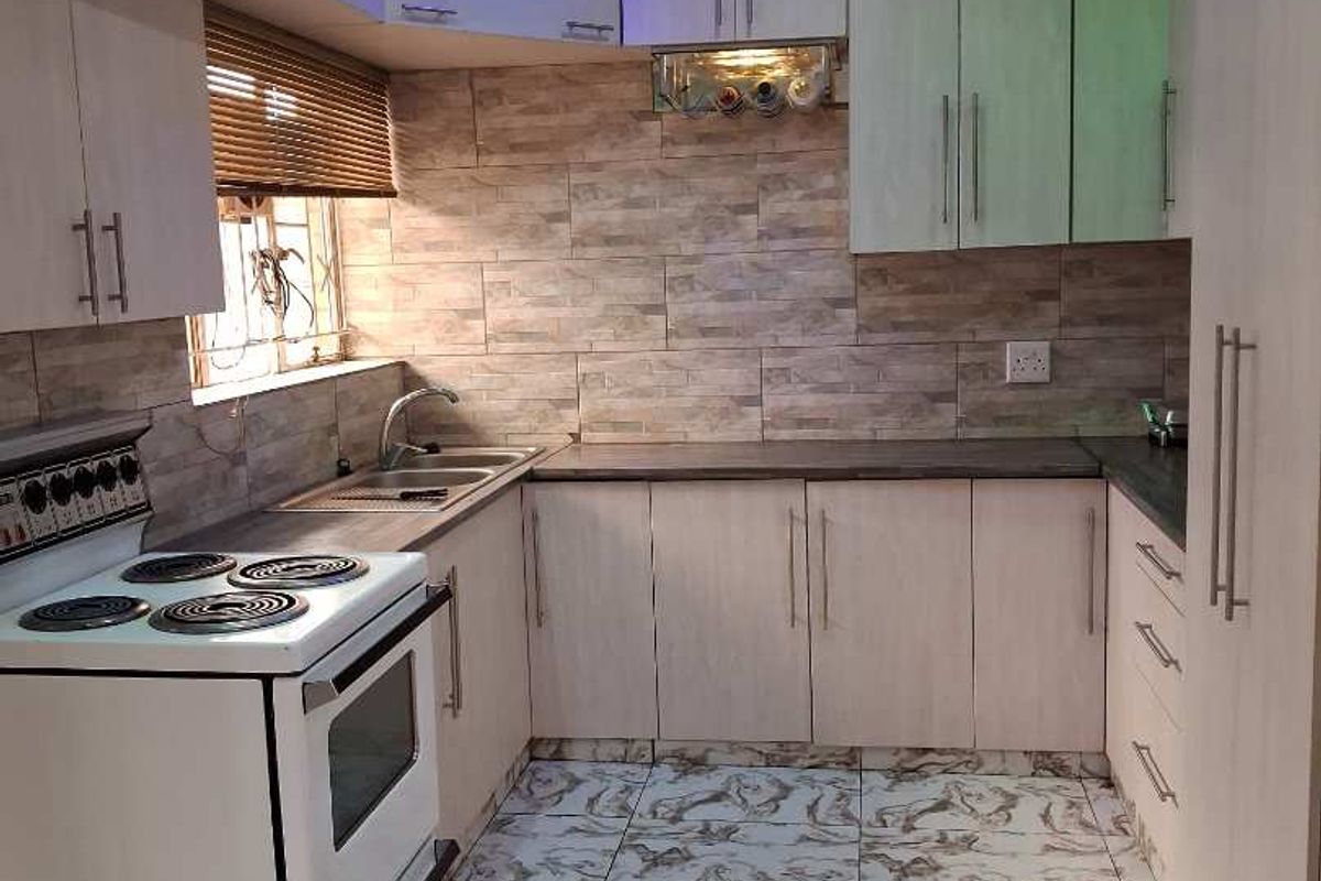 3 Bedroom House For Sale in Vanderbijlpark CE1 - Photo 5