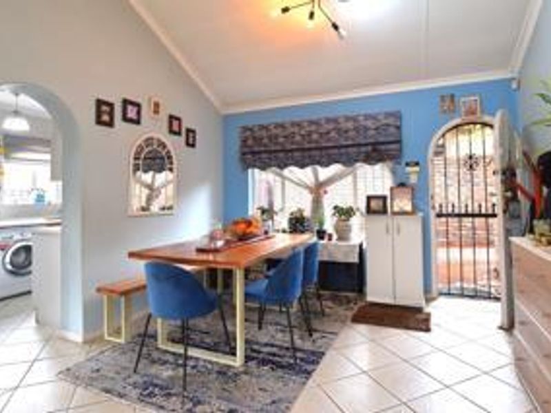 Two Bedroom Townhouse for Sale in Rivonia - Photo 7