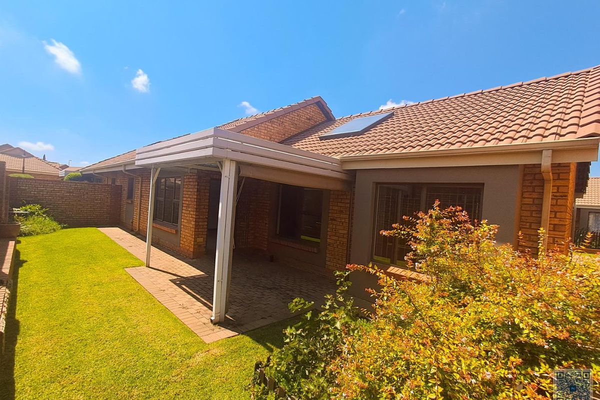 2 Bedroom House In Country Life Retirement Village - Photo 2