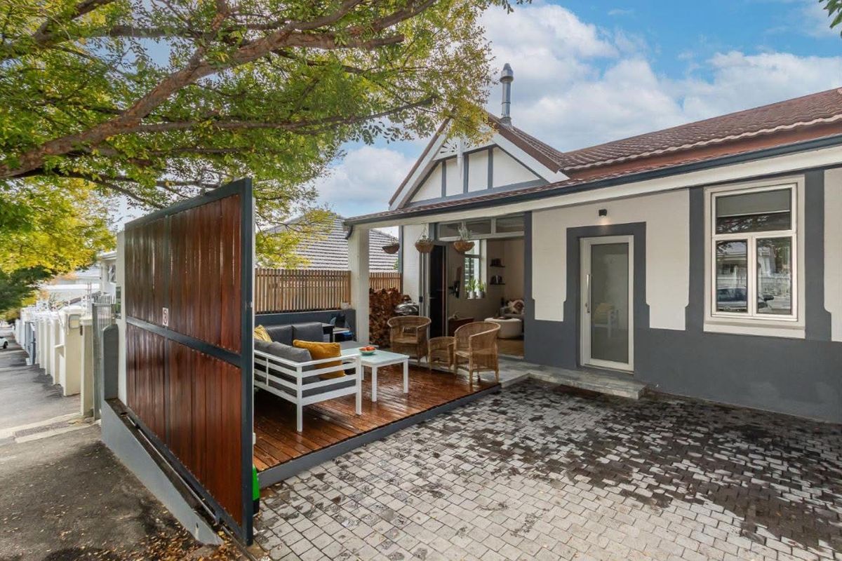 Elegant Victorian Luxury 2 bedroom/2,5 bathroom furnished cottage, Sea Point - Photo 2
