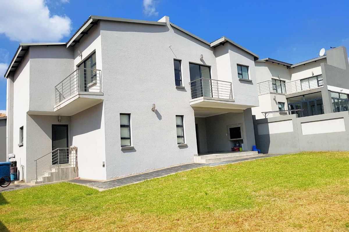 Luxurious Family Home. - Photo 2