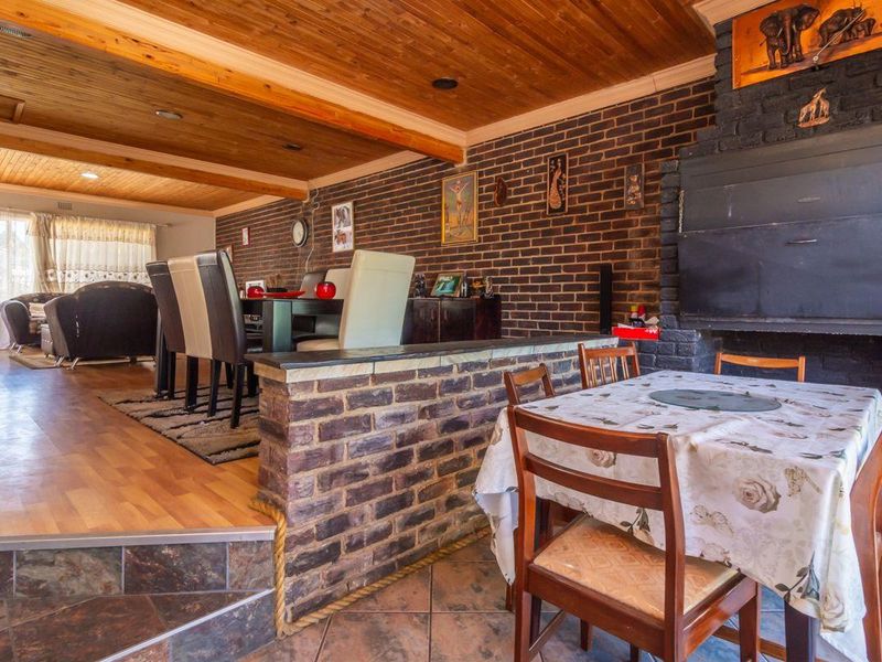 Discover the Charm of Corner Living - Photo 6