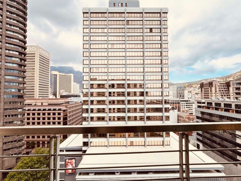Perfectly positioned in the heart of Cape Town’s vibrant CBD - Photo 4