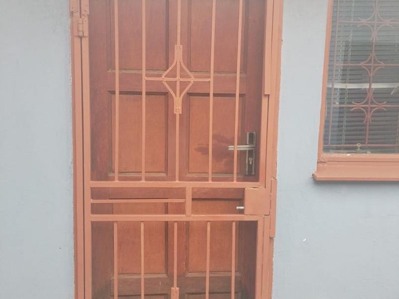 4 Bedroom House in Mamelodi - Photo 3