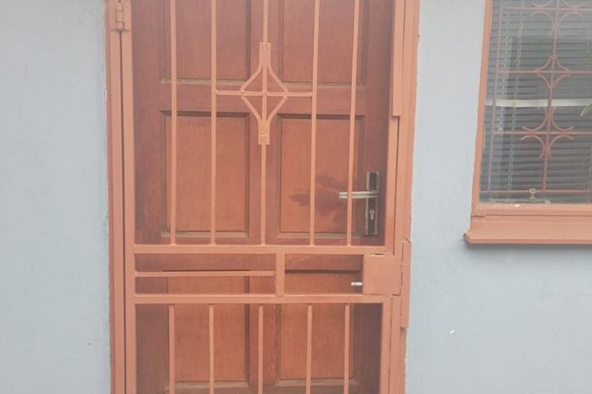 4 Bedroom House in Mamelodi - Photo 3