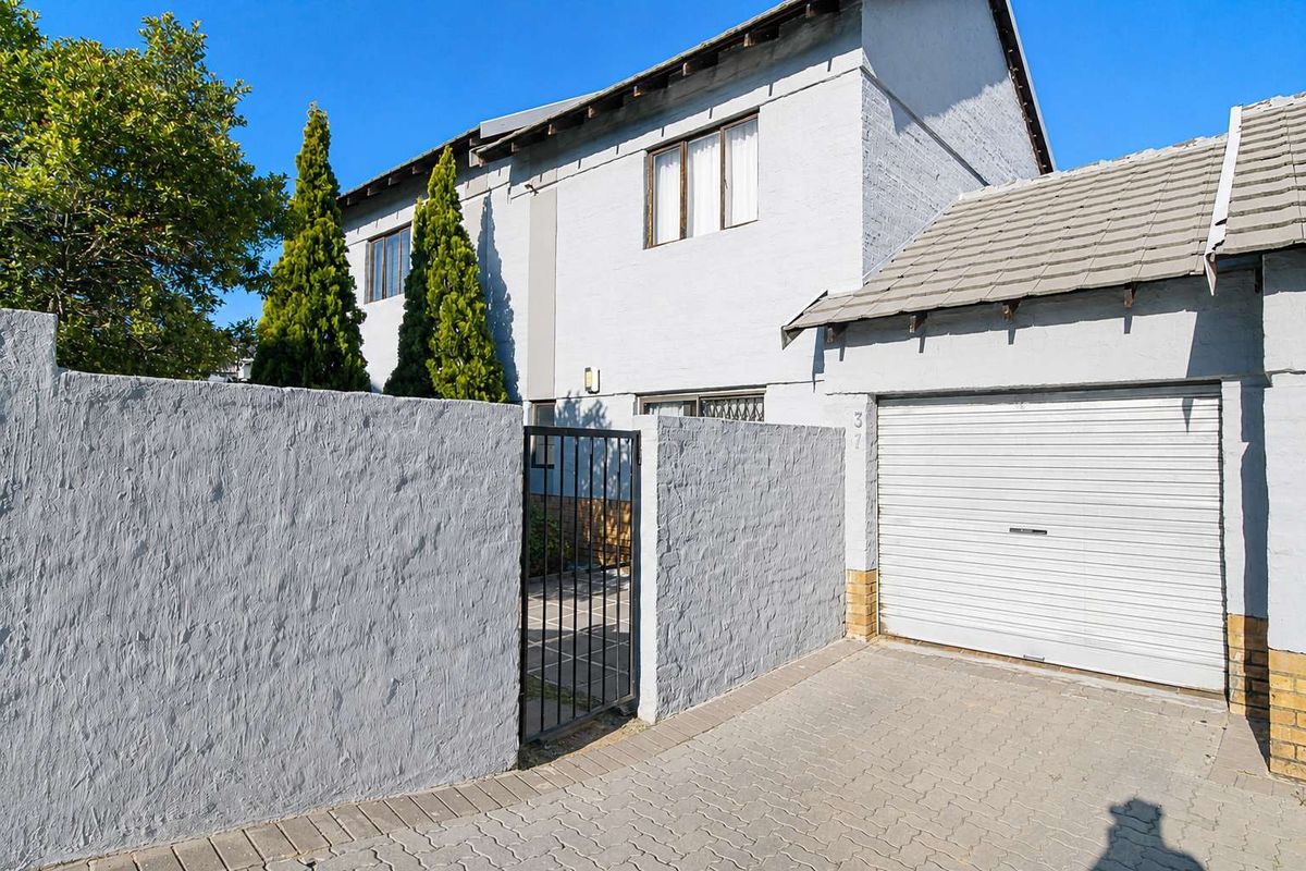 2 Bedroom Cluster for rent in Halfway Gardens - Photo 2