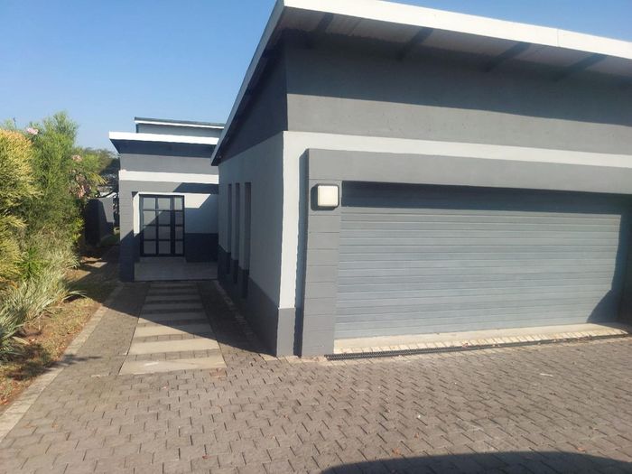 Property #2516769, House Rental Monthly in Palm Lakes Estates