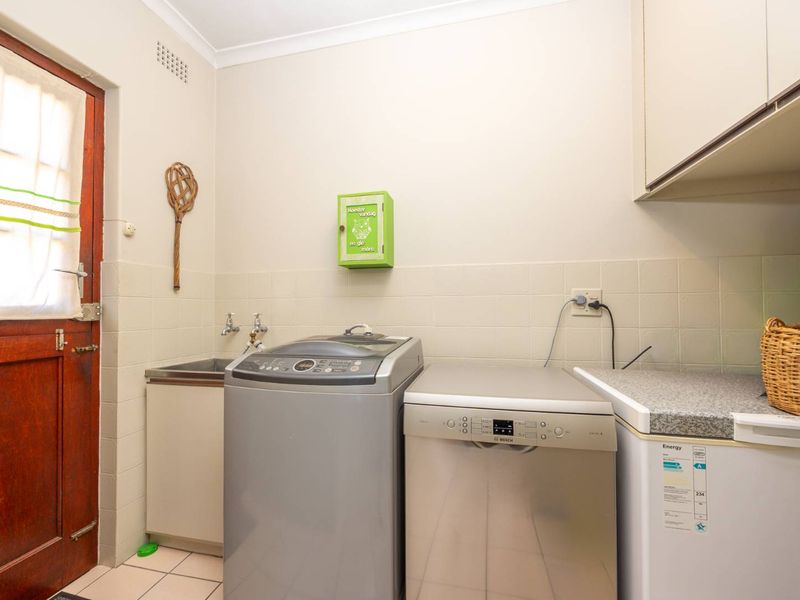 Spacious Family Home with Dual Living, Work-From-Home Office & Solar Power – Goodwood - Photo 10