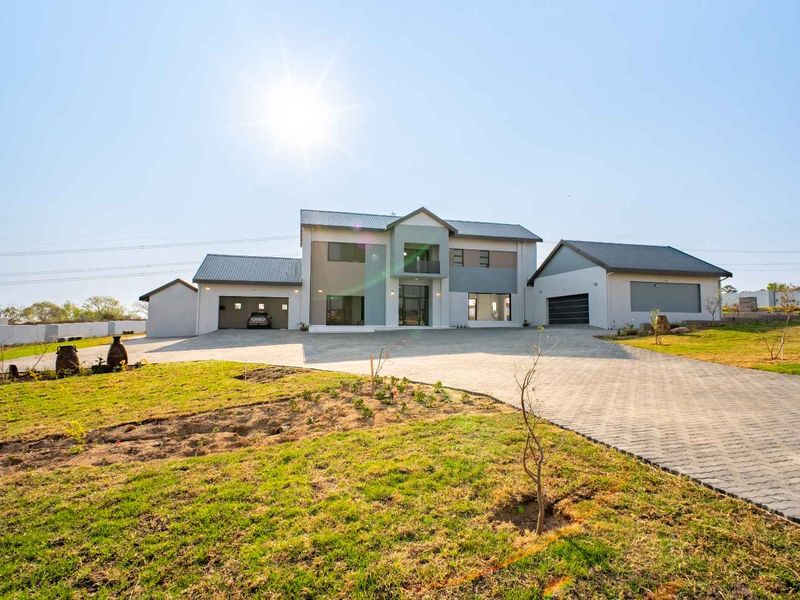 Stunning Modern Family Home in Blue Hills Equestrian Estate - Photo 4