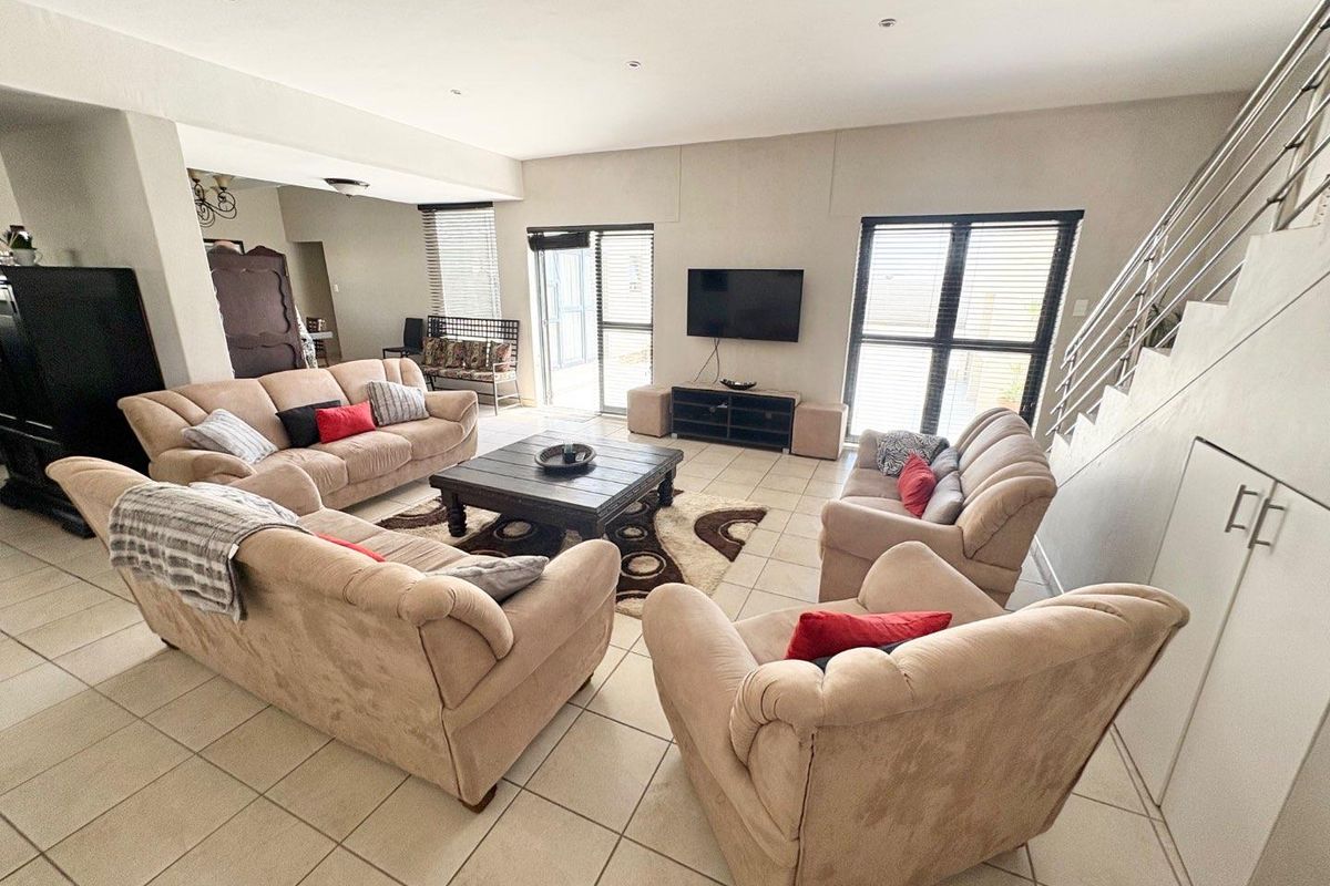 Furnished 4 Bedrooms House To Rent in Meersig - Photo 5