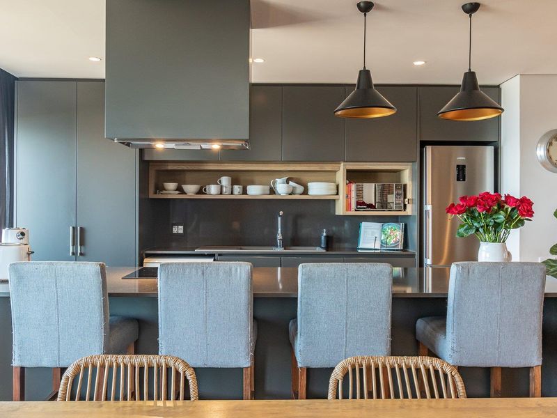 Beautiful 2 bedroom Seafront apartment in Simons Town (HB) - Photo 3