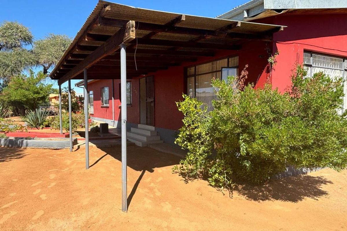 Large family Home in Rehoboth for Sale - Photo 2